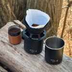 【画像】山頂が極上のカフェに変わる！　リュックの隙間に収まる「DIONYSOS携帯コーヒーセット」が冬のアウトドアを熱くする 〜 画像1