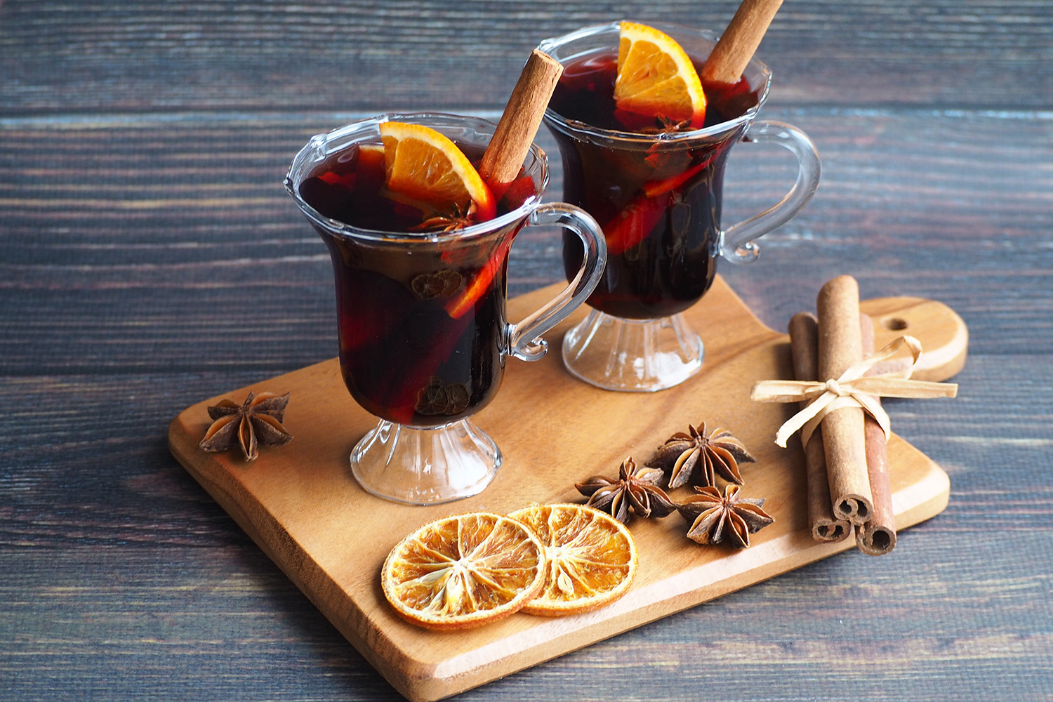 体の芯まで温まる！　寒い時期のキャンプにおすすめなホットワインの楽しみ方とは