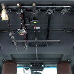 【画像】ロッドホルダーに“漆黒”のハイエンドモデルが登場！　2026年フィッシングショーで注目すべき「最新車載ギア」の全貌とは 〜 画像1