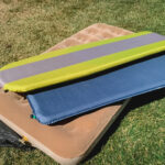 【画像】初めてのキャンプで初心者が躓きがち……！　寝袋＆マットを使用したテント泊で快眠する方法とは 〜 画像1