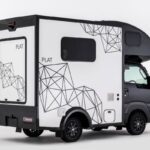 【画像】軽自動車なのに普通車登録？　ダイレクトカーズの新型「PLAT」が変える、ふらっと自由な旅の形とは 〜 画像1