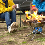 キャンプで焚き火中