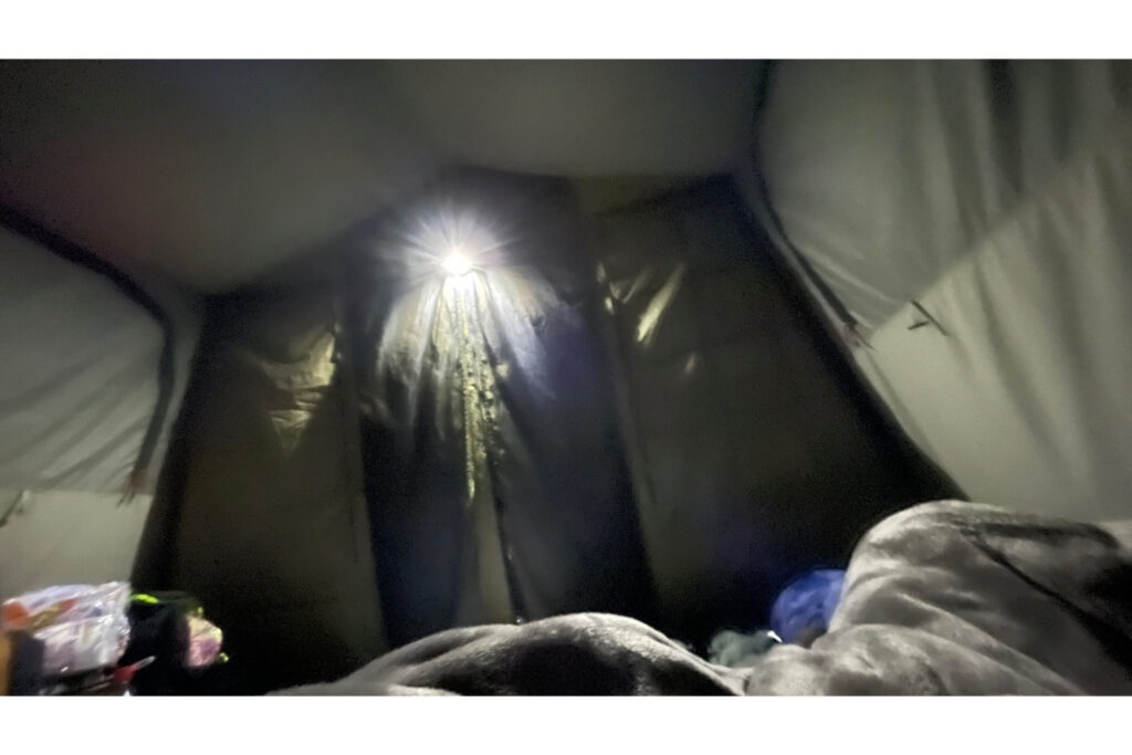 テント内のレイアウト