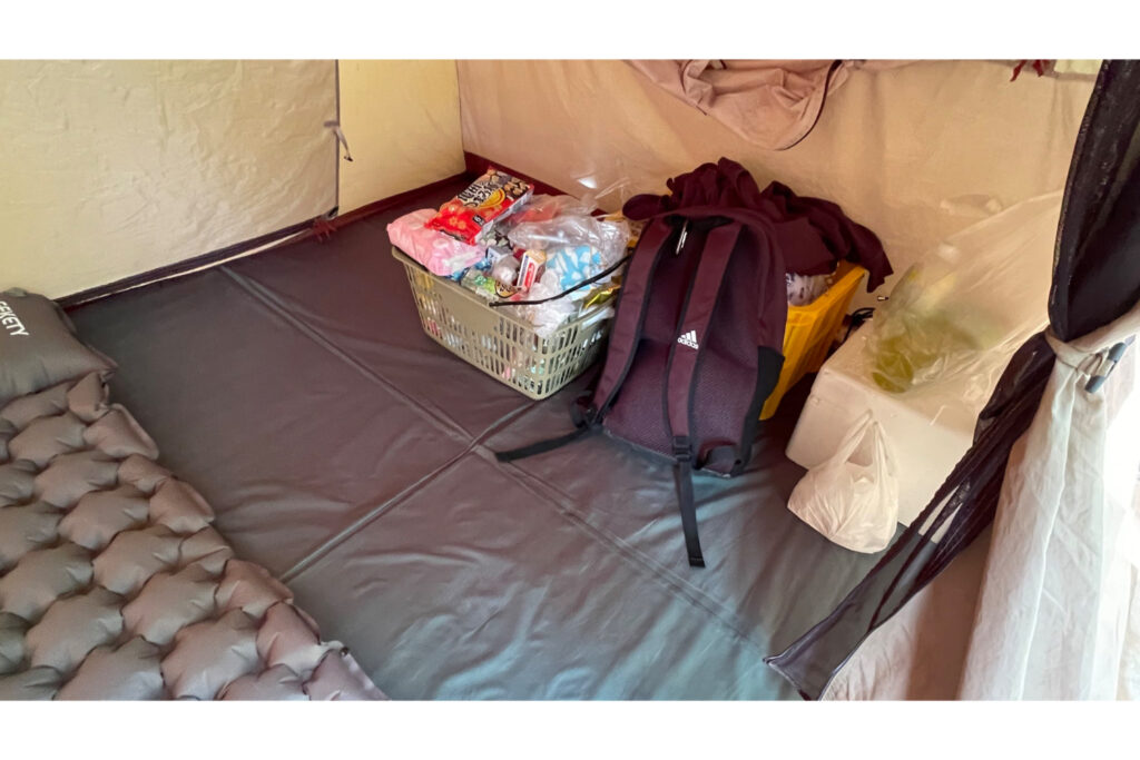 テント内のレイアウト