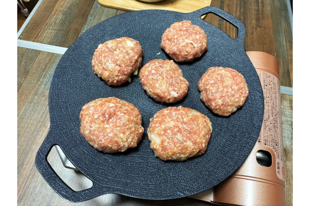 生のハンバーグ