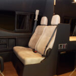 【画像】ラグジュアリー感たっぷりのリムジン仕様のスパロンが降臨！　漆黒のキャラバンがクール過ぎる 〜 画像1