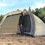 【画像】バイクキャンプのノウハウをクルマへ！　デイトナが贈る「マエヒロドームExtra」は立って動ける“究極のデュオテント”だった 〜 画像1