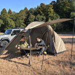 【画像】バイクキャンプのノウハウをクルマへ！　デイトナが贈る「マエヒロドームExtra」は立って動ける“究極のデュオテント”だった 〜 画像1