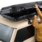 【画像】「デュアル積載」で屋根の可能性を最大化！　スクエアデザインの機能美と長尺スキーも飲み込む実用性を両立する 〜 画像1