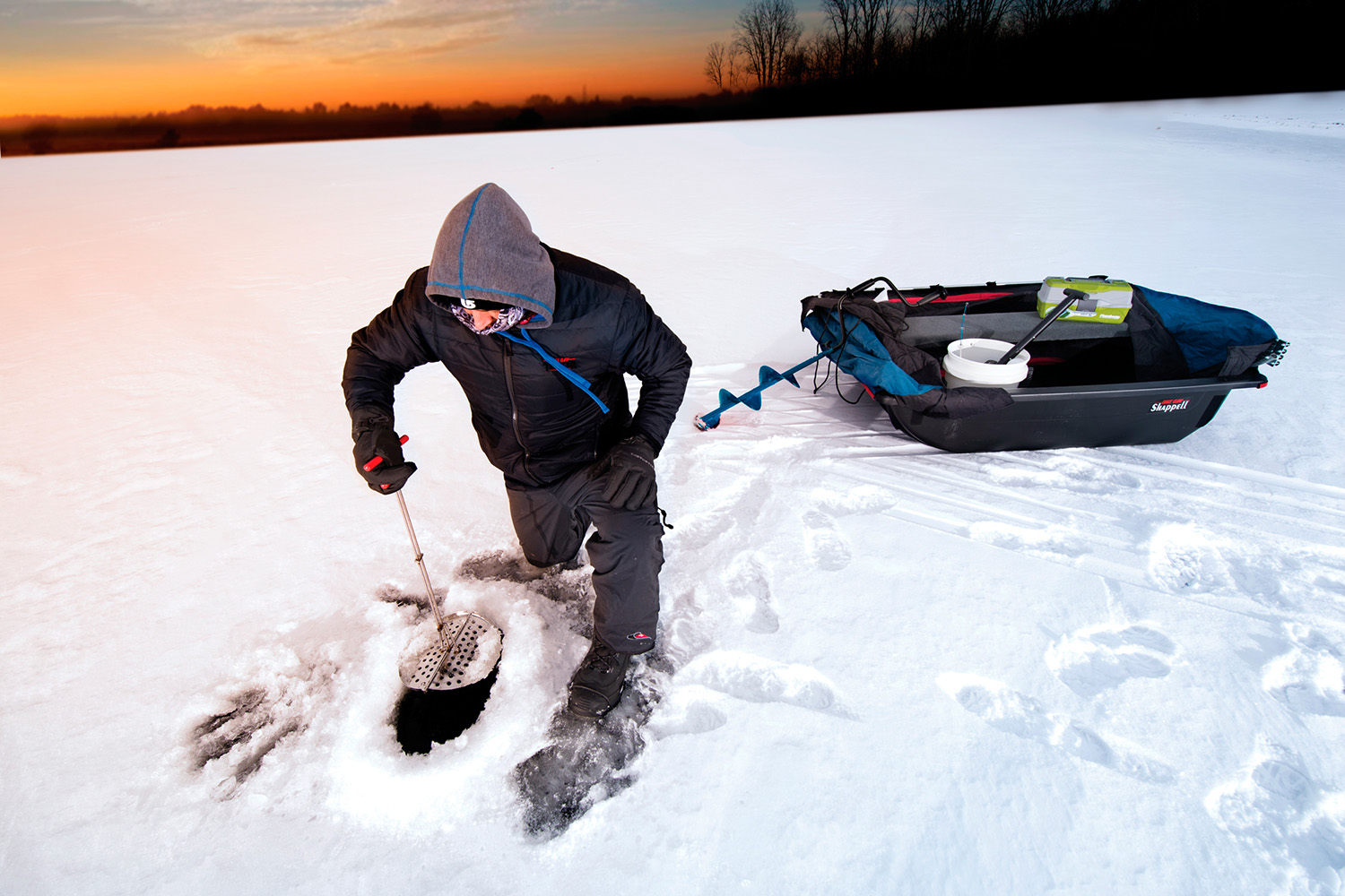 アイスフィッシングの聖地で磨かれた実用性! アルミニウムシャベルからカーゴラックまで国内展開を本格始動