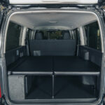 【画像】荷室を“極上の寝室”へ！　MIGRATRAILの新作「プレミアムベッドセット」が提案する大人の車中泊スタイルから目が離せない 〜 画像1