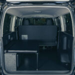 【画像】荷室を“極上の寝室”へ！　MIGRATRAILの新作「プレミアムベッドセット」が提案する大人の車中泊スタイルから目が離せない 〜 画像1