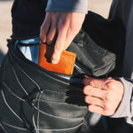 【画像】歩く自由を取り戻す！　800gの超軽量×防水本革バックパック「THE Walker」が変える大人の移動スタイル 〜 画像1