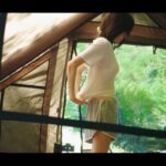 【画像】「しょっぱすぎる」岩塩プレートで焼く特大ステーキの洗礼！　女子ソロキャンパーが最新エアーテントで挑んだ「波乱の等身大キャンプ」 〜 画像1