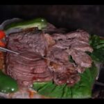 【画像】「しょっぱすぎる」岩塩プレートで焼く特大ステーキの洗礼！　女子ソロキャンパーが最新エアーテントで挑んだ「波乱の等身大キャンプ」 〜 画像1