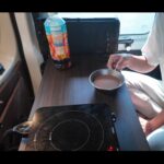 【画像】「夜中にアイスが買える幸福感……！」コンビニで車中泊できる新サービスをジムニー女子が体験。電源完備＆警察署も目の前でブーム到来の予感 〜 画像1