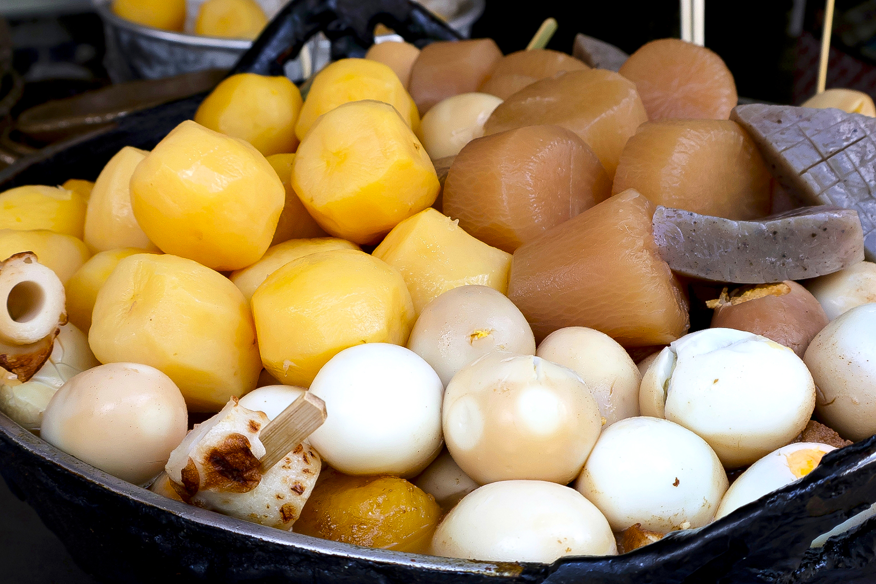 鍋に入れられたおでんの具材