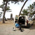 【画像】3列シートの「ルノー グランカングー」で葉山へ　観音開きドアを「特等席」に変える、海辺の大人な「チェアリング」が至福すぎた 〜 画像1