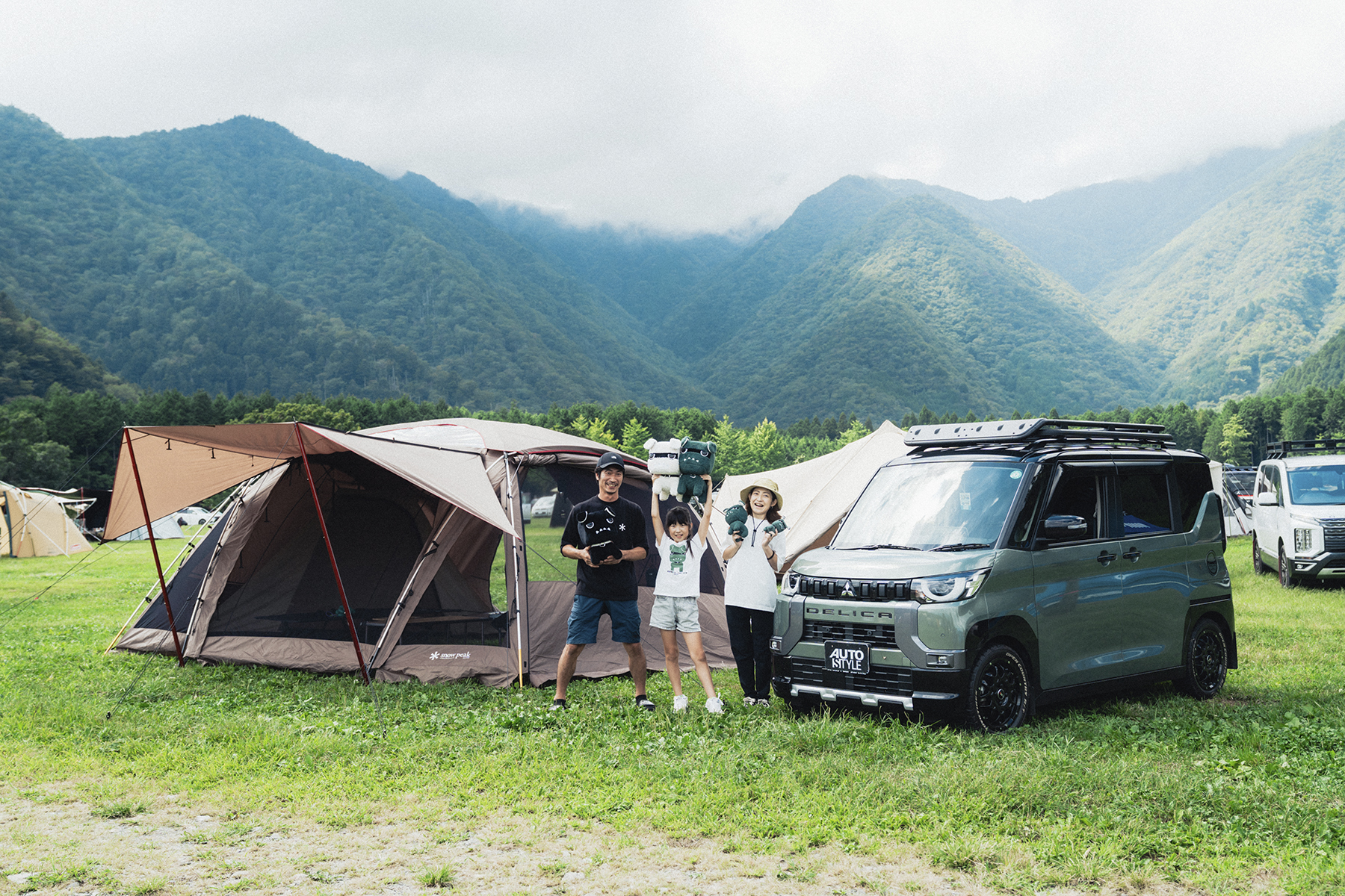 「かわいいだけじゃないんです」。　「オプカン」「屋根上収納」を載せたキャンプ家族の「デリカミニカスタム術」