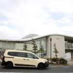 【画像】即日完売の限定7人乗りルノー「グランカングー」で行く湘南　村上春樹が愛した街で「チェアリング」と「江の島ハイク」を楽しむ大人旅 〜 画像1