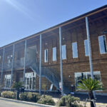 【画像】即日完売の限定7人乗りルノー「グランカングー」で行く湘南　村上春樹が愛した街で「チェアリング」と「江の島ハイク」を楽しむ大人旅 〜 画像1