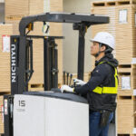 【画像】「春なのにもう暑い」これからの季節に備える！　「RSタイチ」の新型気化冷却ベスト「チューブ容積60%削減」で冷却がすぐ始まる 〜 画像1