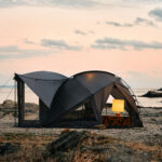 【画像】テント内にいながら「外」を感じる開放感！　「15分で温度がととのう」専用エアコンも登場、夏のアウトドアが「究極の快適空間」へ進化 〜 画像1