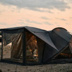 【画像】テント内にいながら「外」を感じる開放感！　「15分で温度がととのう」専用エアコンも登場、夏のアウトドアが「究極の快適空間」へ進化 〜 画像1