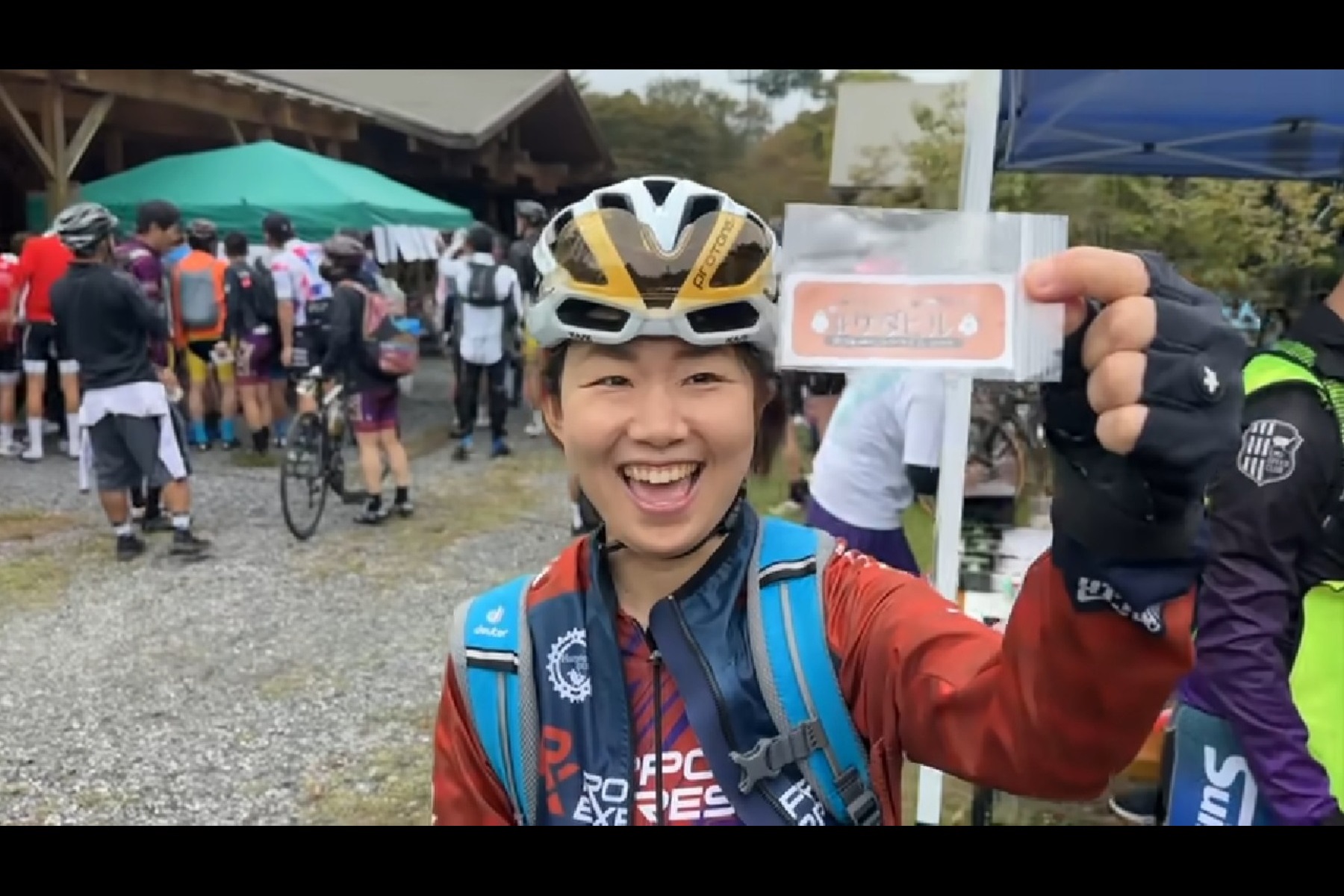 定峰峠ヒルクライム2025で見事にブロンズステッカーを獲得したtom's cyclingのYOPIさん