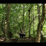 【画像】岩手の森で軽トラ車中泊！ 思わず「うまっ」の声が漏れる絶品肉料理と映像美 〜 画像1