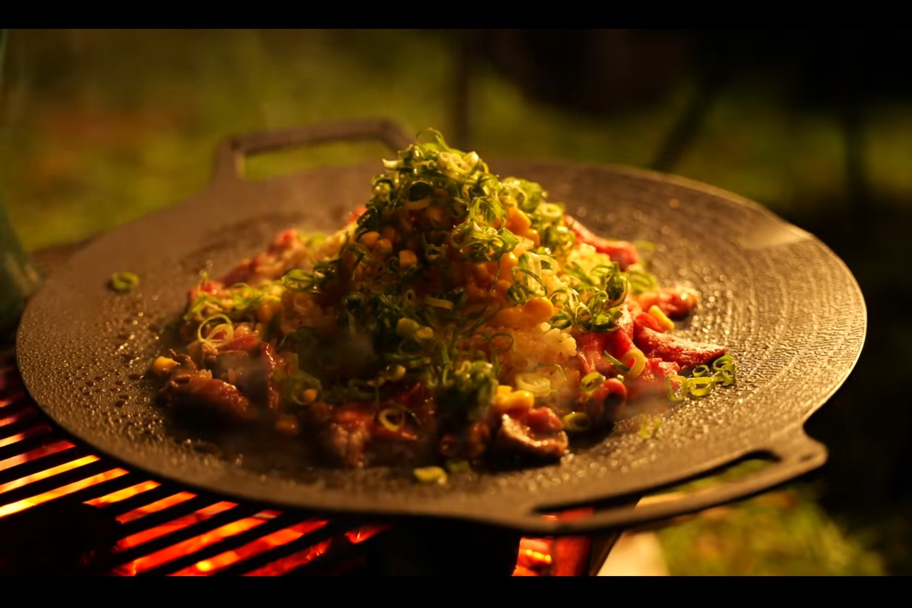 薄型鉄板のラウンドグリドル調理例