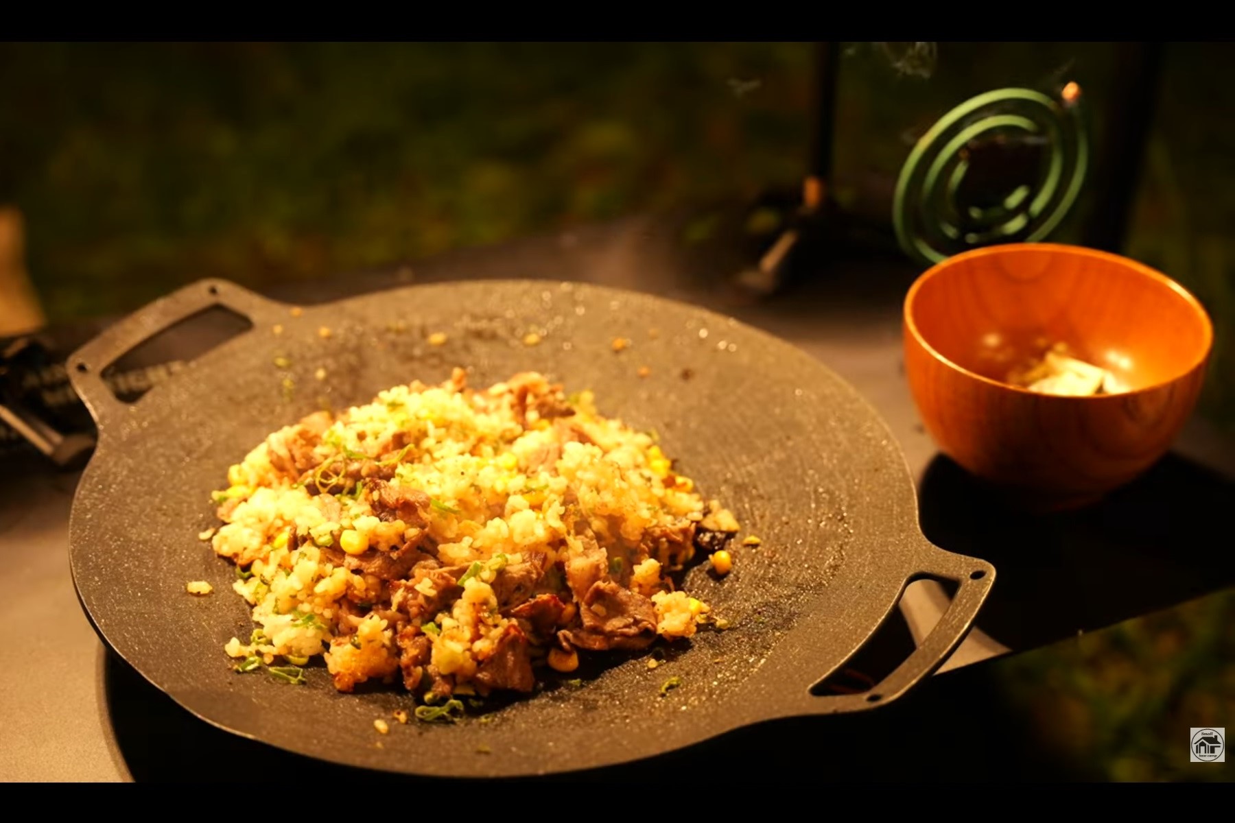 ゆうやさんが思わず「うまっ」と動画内で唯一の肉声を漏らしてしまうほどの絶品料理