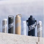 【画像】仕事もキャンプもこれ1本！ サーモスの限定携帯マグはキャリーハンドル付きで超便利 〜 画像1