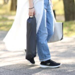 【画像】「レジャーシートじゃお尻が痛い…」を解決！　ポンプ内蔵で簡単設置の空気椅子が待望の復活販売 〜 画像1