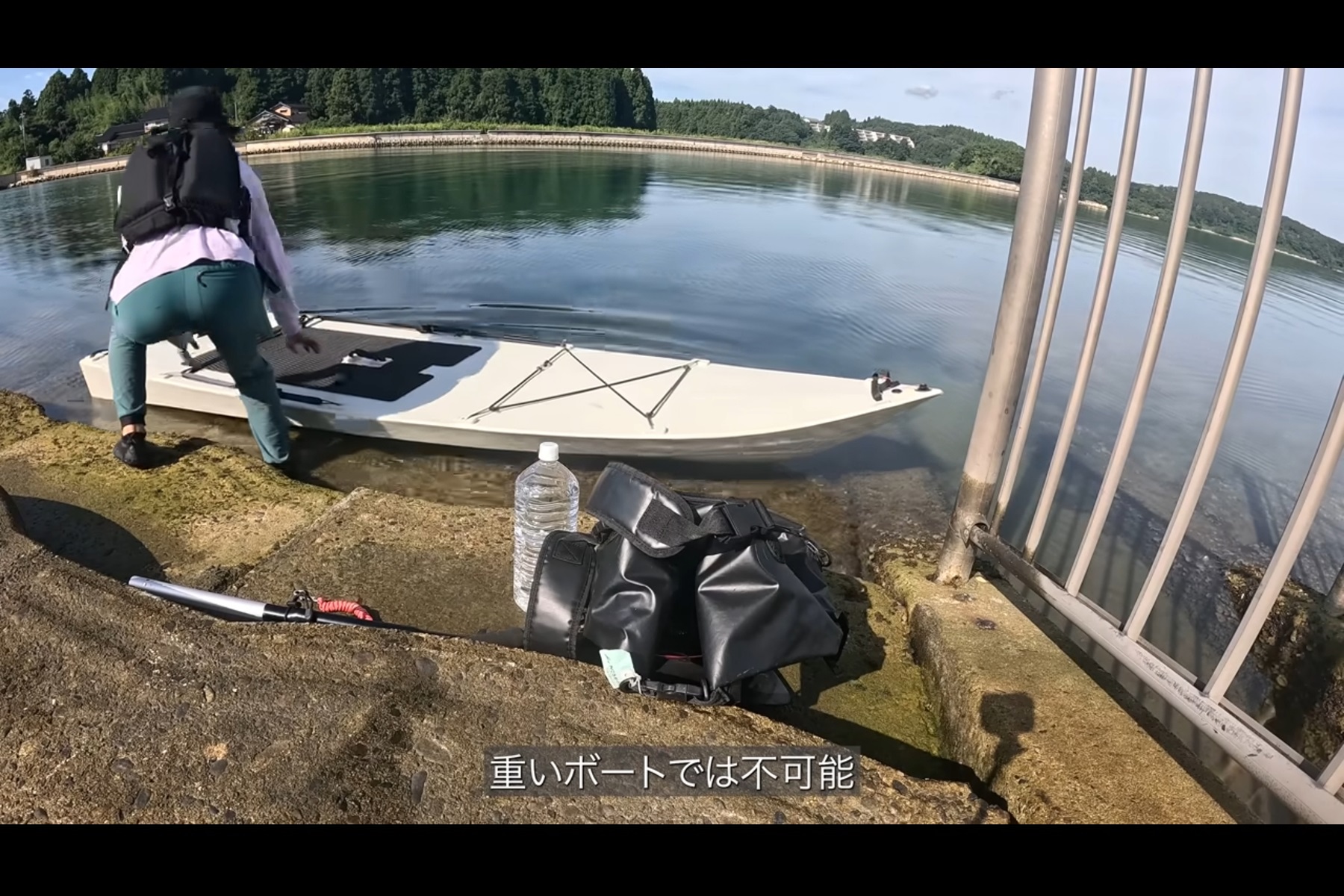 船体重量19㎏と軽量なウミネコクラフト製の2馬力SUPでアオリイカ釣りに出かけるたつおさん