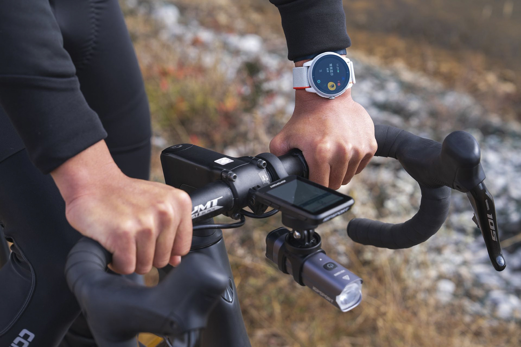 VeRunを装着しながらサイクリングをしているところ