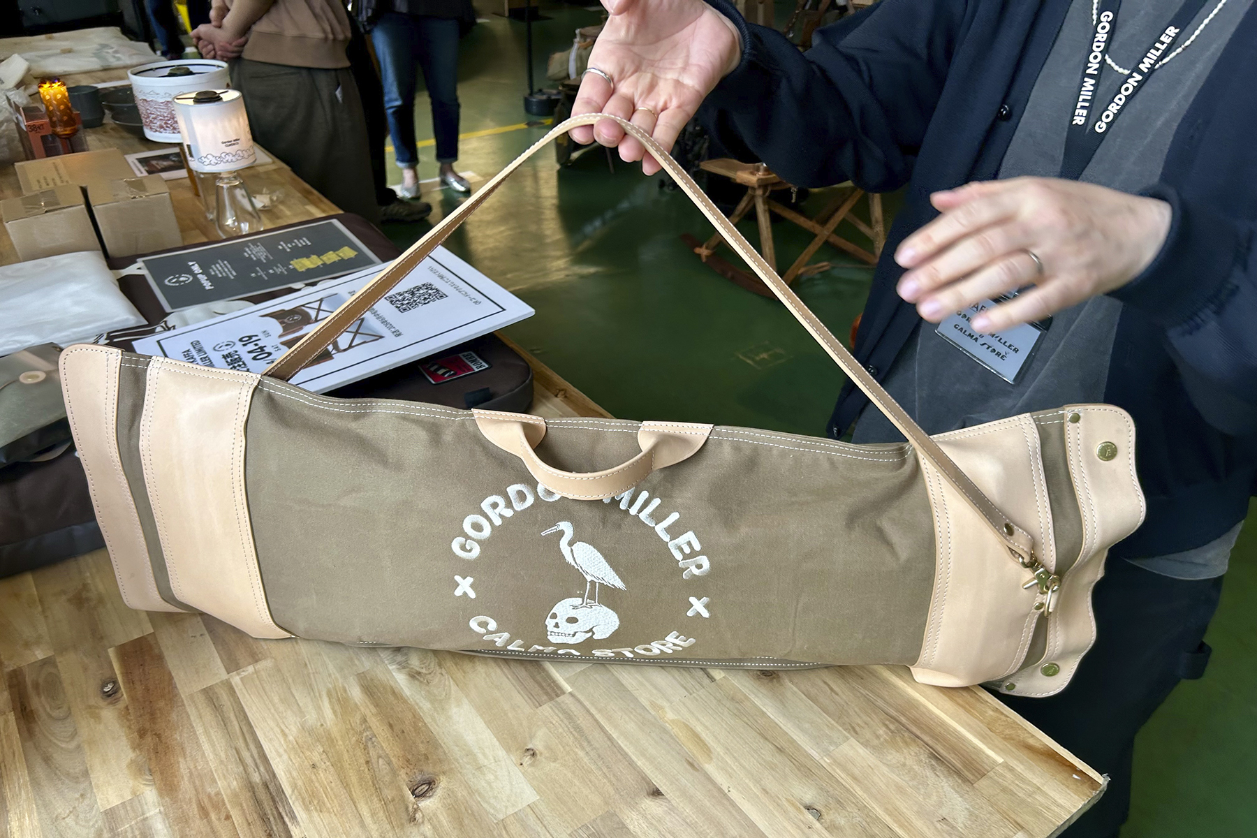 CALMA STORE HEKA CHAIR KAFFA 限定モデルを収納袋に入れたところ