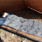 【画像】キャンプマットは「厚さ」より「面」が大事！　「いい寝心地」の裏付け万全「ピクニックくま」の中身 〜 画像1