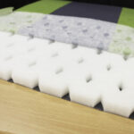 【画像】キャンプマットは「厚さ」より「面」が大事！　「いい寝心地」の裏付け万全「ピクニックくま」の中身 〜 画像1