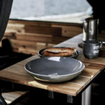 【画像】「捨てればゴミ、活かせば工芸」　再生プラを漆器技術で蘇らせた「一生モノの旅道具」 〜 画像1