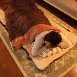 【画像】週末の「車中泊から急な来客まで」大活躍！寝袋と布団を融合させた丸洗いできる万能ミニマル寝具 〜 画像1