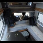 【画像】軽キャンピングカーに「大人2名」は辛い？　達人コンビが車中泊で走行＆居住性を徹底検証 〜 画像1