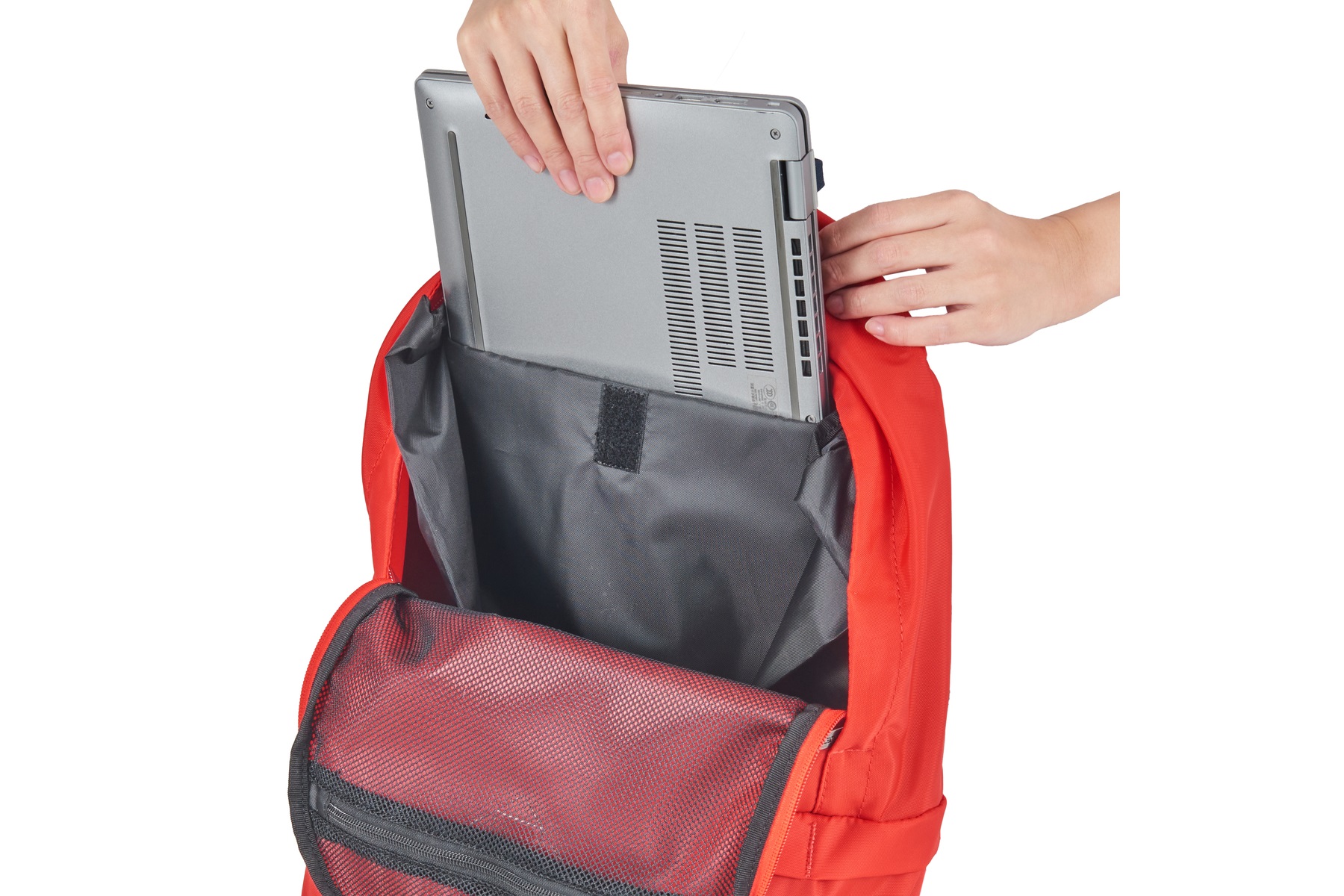 MILLET CLASSICシリーズのCLASSIC DAYPACKにはPC収納スペースが内部に備わる