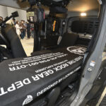 【画像】「ジムニー車中泊の弱点」助手席だけで解決！　荷室を圧迫しない「エアマット」とは 〜 画像1
