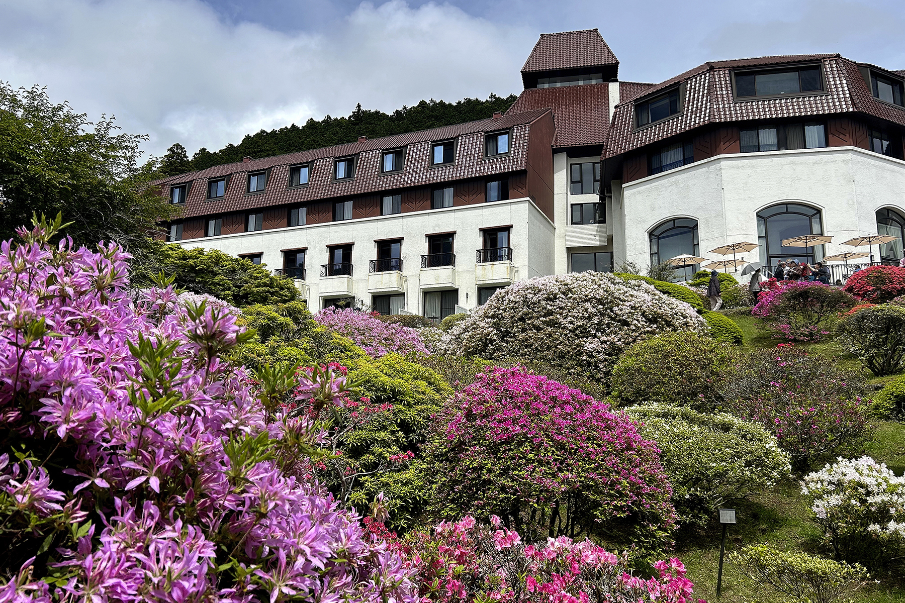 箱根にある山のホテルの外観