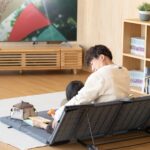 【画像】家計に優しい家外兼用！　背もたれガッシリなのに「厚さ13cmに畳める」お座敷スタイルソファに新色 〜 画像1