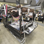 【画像】デコトラ発祥・禁断の大技「背抜き」！　しかも「車検OK」という軽トラ衝撃の中身 〜 画像1