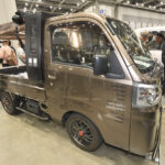 【画像】デコトラ発祥・禁断の大技「背抜き」！　しかも「車検OK」という軽トラ衝撃の中身 〜 画像1