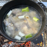 【画像】包丁もまな板もいらない！　師匠直伝「ダッチオーブン参鶏湯は」〆の鶏うどんまで旨かった 〜 画像1