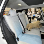 【画像】トノカバーから音が鳴る！　国内メーカーの内装を手掛ける「匠」がカローラクロスに施した「魔法」 〜 画像1